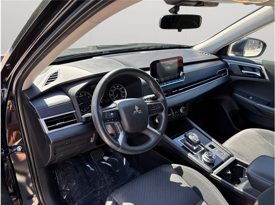 2022 Mitsubishi Outlander - Image 6 of 21