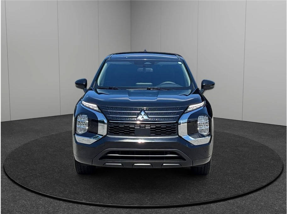 2022 Mitsubishi Outlander - Image 3 of 21