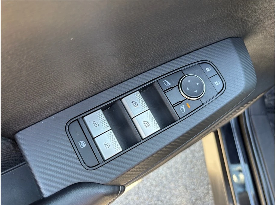 2022 Mitsubishi Outlander - Image 18 of 21