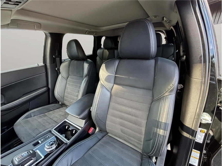 2022 Mitsubishi Outlander - Image 18 of 21
