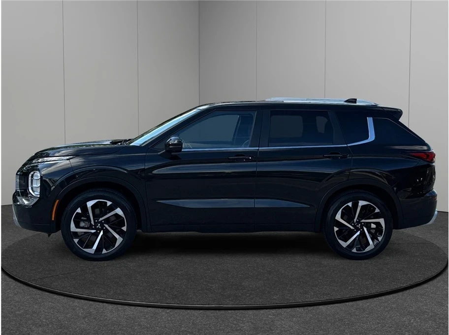 2022 Mitsubishi Outlander - Image 5 of 21