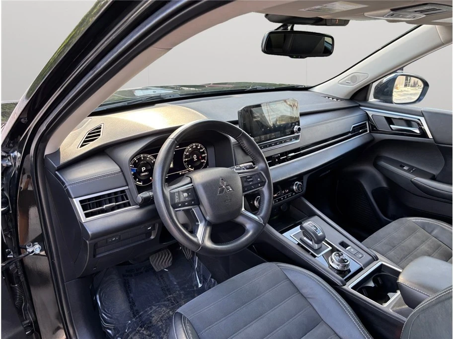 2022 Mitsubishi Outlander - Image 6 of 21