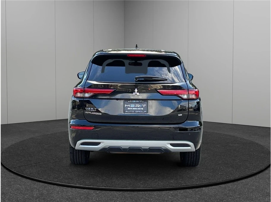 2022 Mitsubishi Outlander - Image 8 of 21