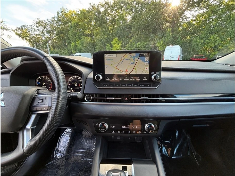 2022 Mitsubishi Outlander - Image 11 of 21