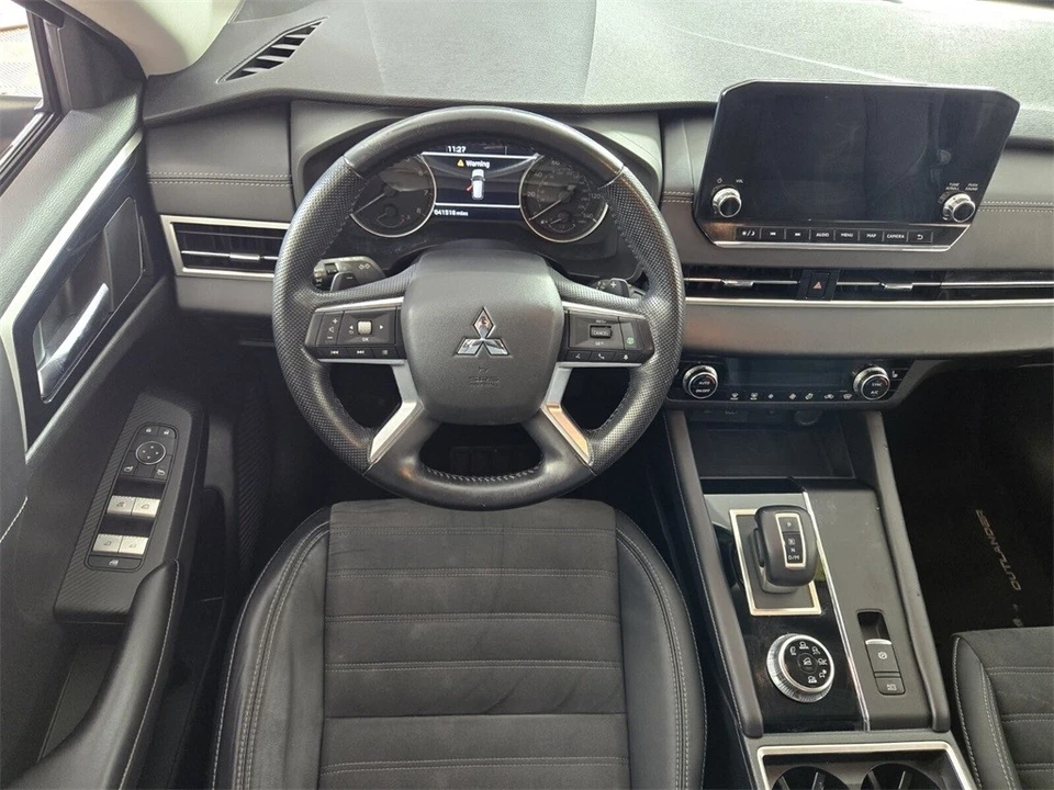 2022 Mitsubishi Outlander - Image 9 of 12