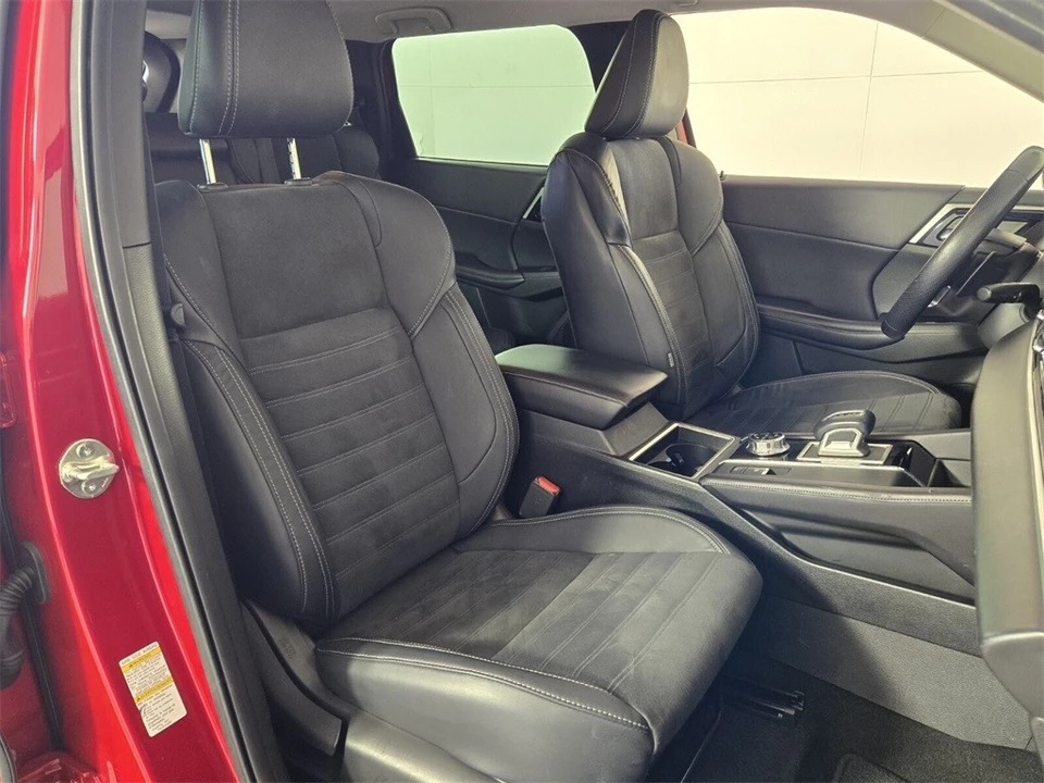 2022 Mitsubishi Outlander - Image 15 of 21
