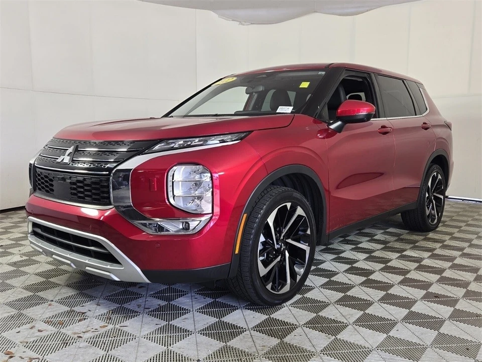 2022 Mitsubishi Outlander - Image 4 of 12