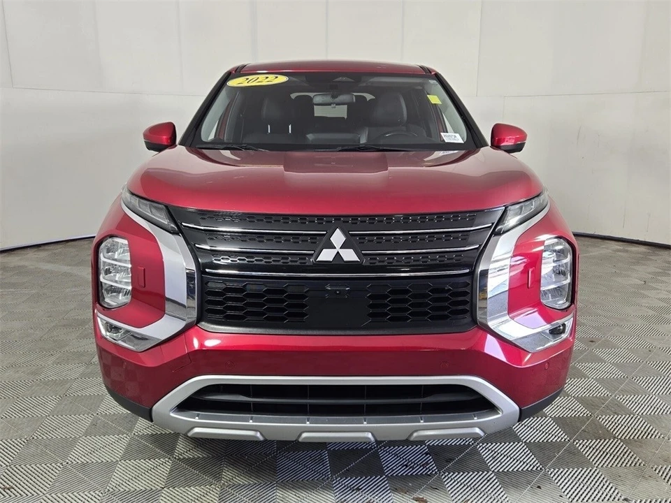 2022 Mitsubishi Outlander - Image 3 of 12
