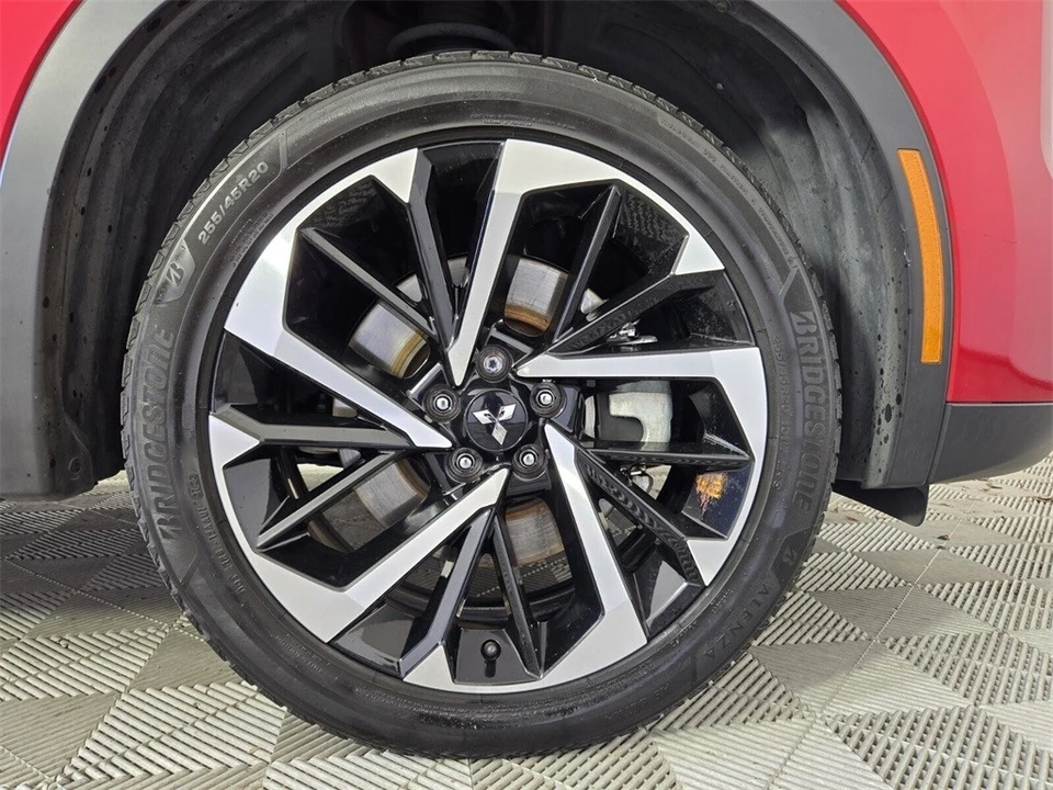 2022 Mitsubishi Outlander - Image 16 of 21