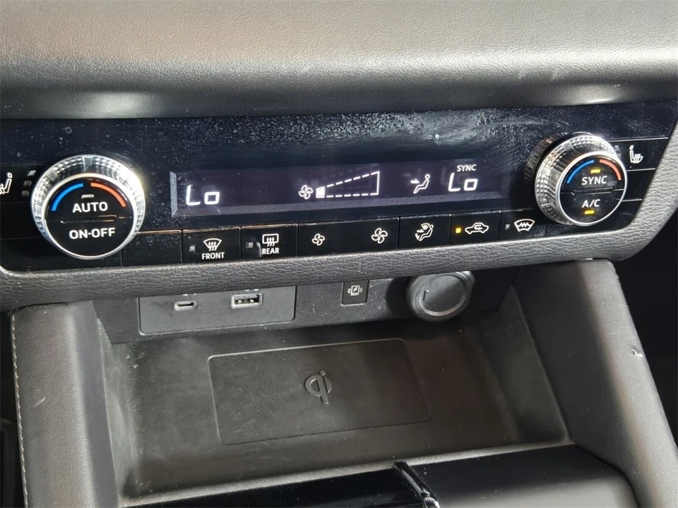 2022 Mitsubishi Outlander - Image 20 of 21