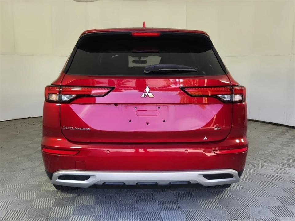 2022 Mitsubishi Outlander - Image 11 of 12