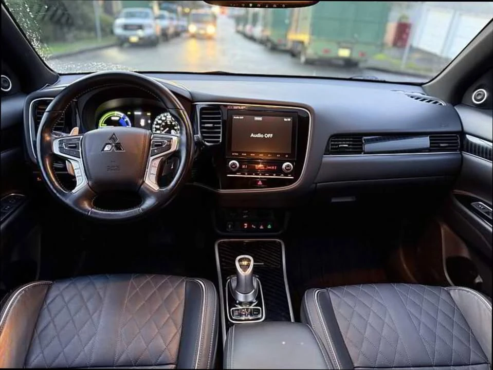 2022 Mitsubishi Outlander - Image 14 of 19