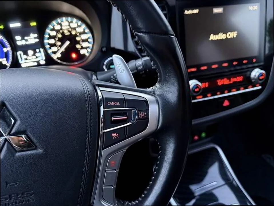 2022 Mitsubishi Outlander - Image 17 of 19