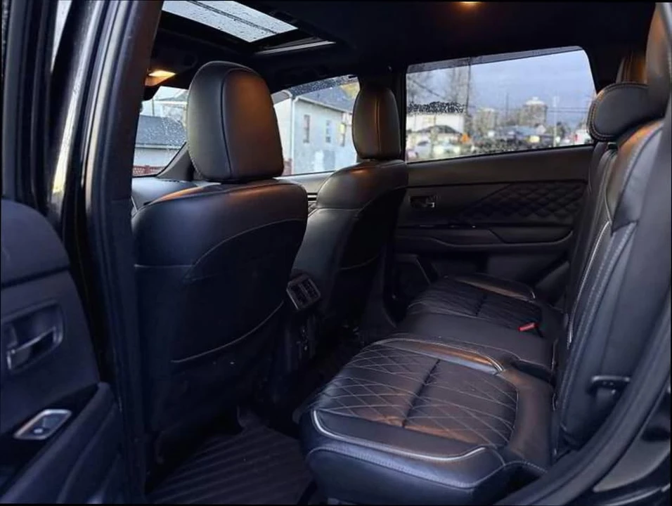 2022 Mitsubishi Outlander - Image 12 of 19