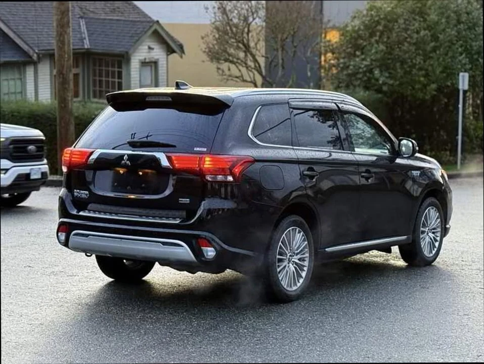 2022 Mitsubishi Outlander - Image 7 of 19