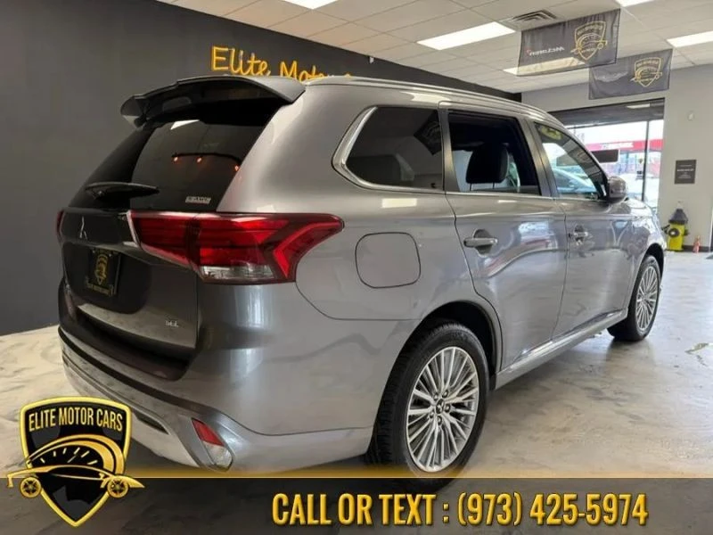 2022 Mitsubishi Outlander - Image 6 of 12