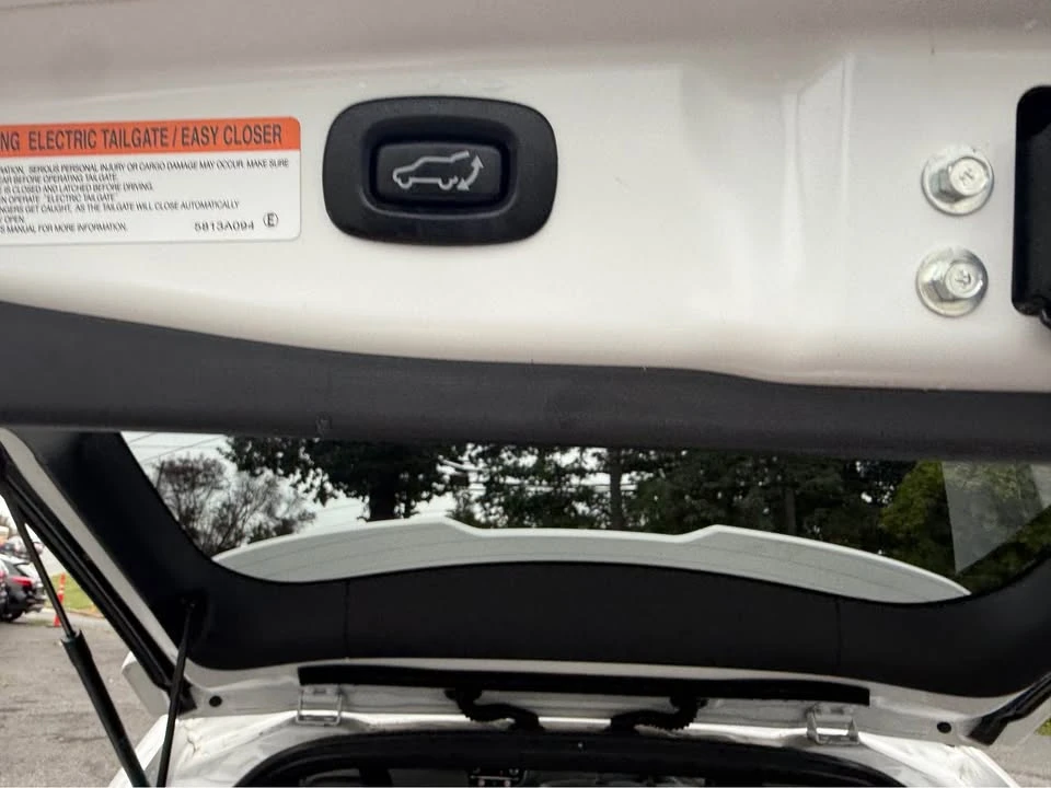 2022 Mitsubishi Outlander - Image 14 of 19