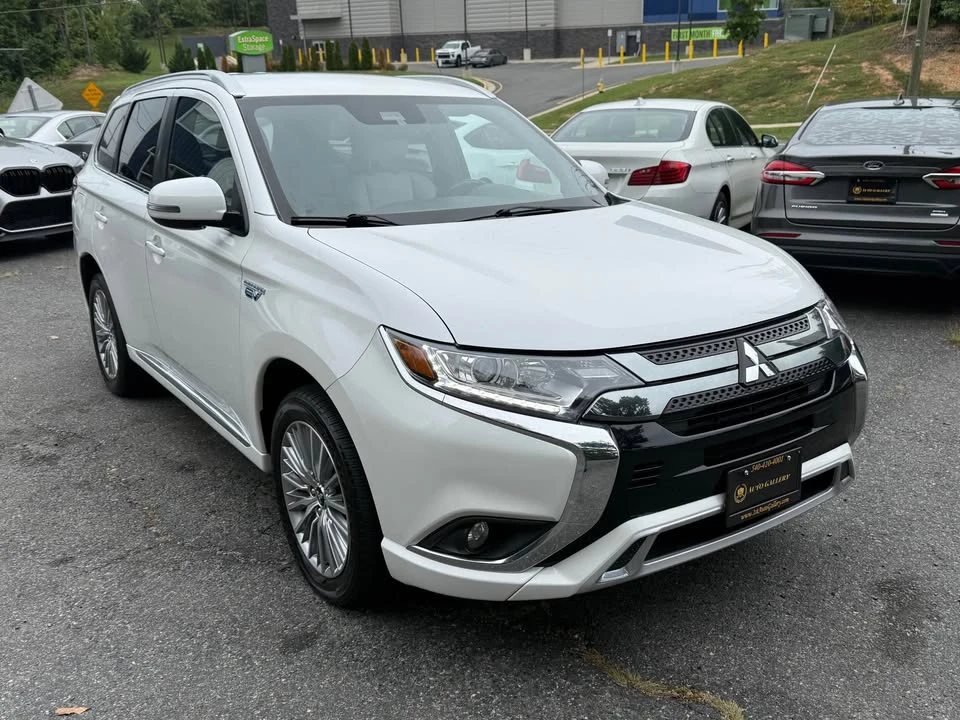 2022 Mitsubishi Outlander - Image 8 of 19