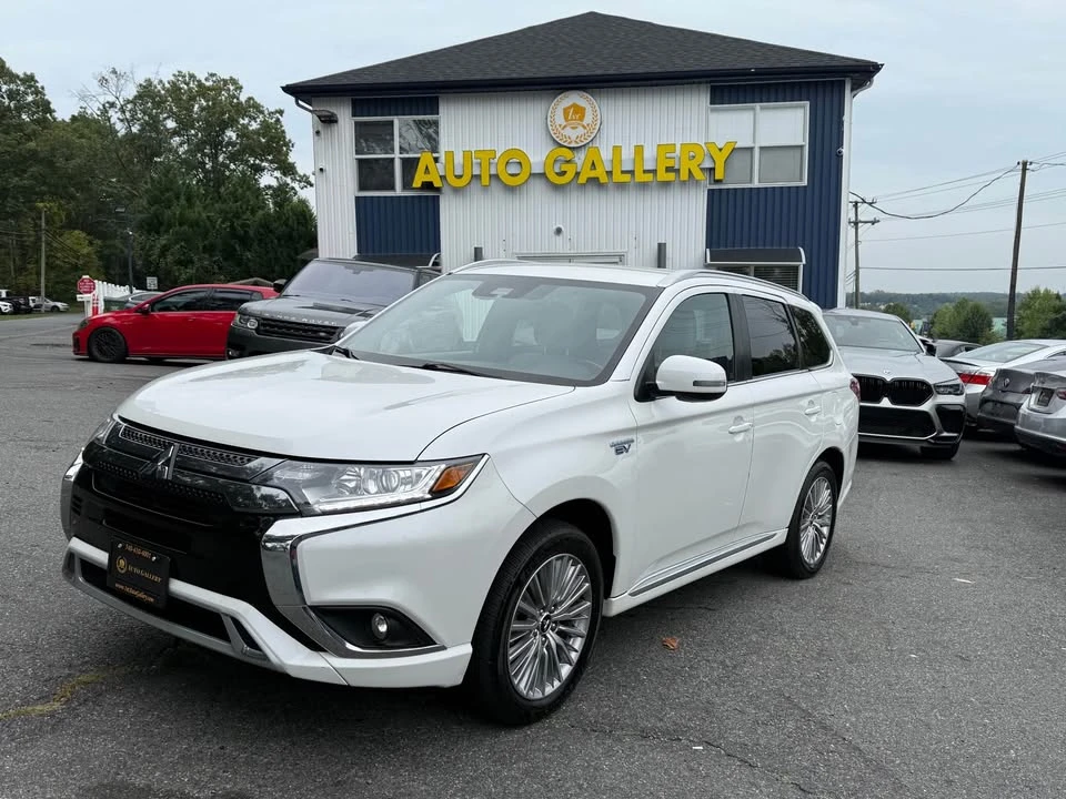 2022 Mitsubishi Outlander - Image 2 of 19