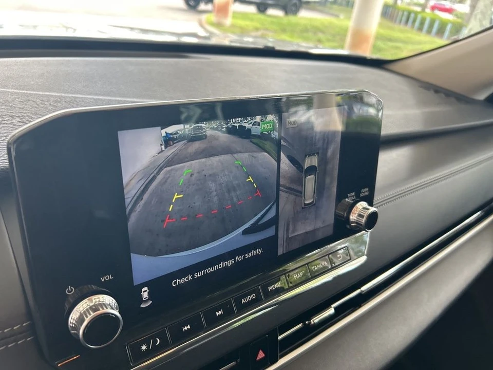 2022 Mitsubishi Outlander - Image 10 of 12