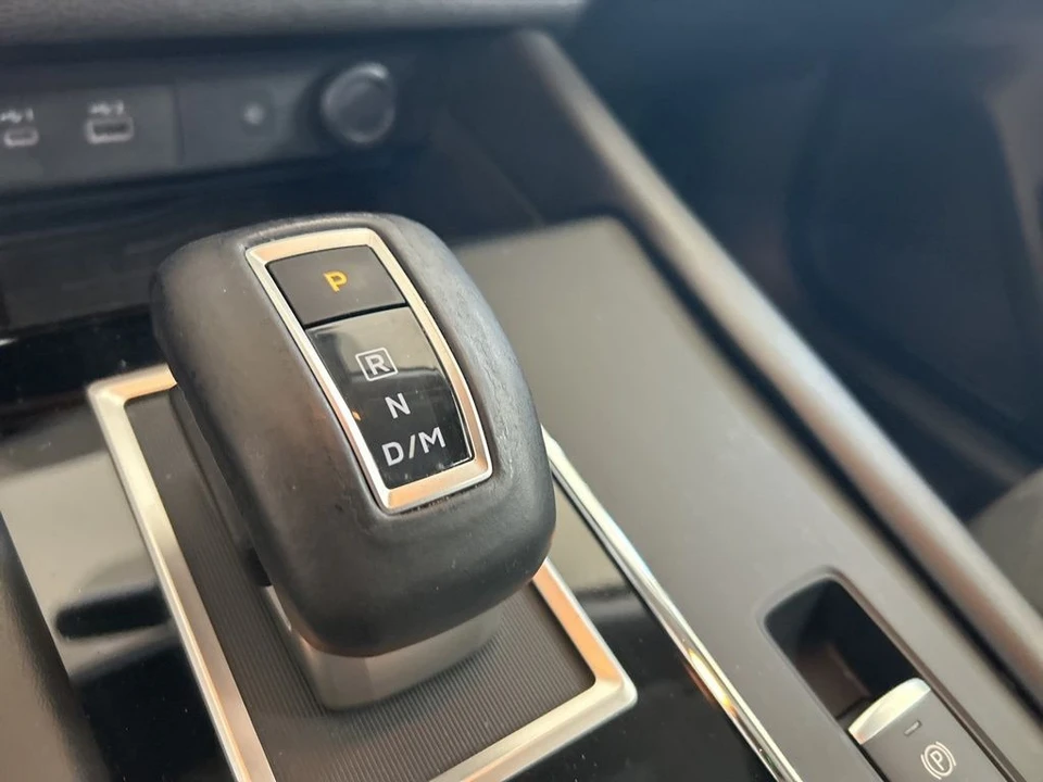2022 Mitsubishi Outlander - Image 8 of 12