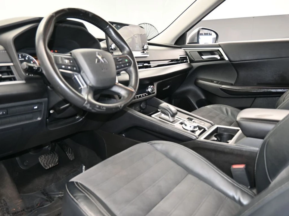 2022 Mitsubishi Outlander - Image 12 of 12