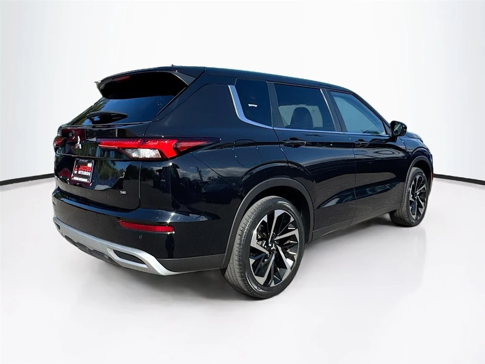 2022 Mitsubishi Outlander - Image 12 of 14