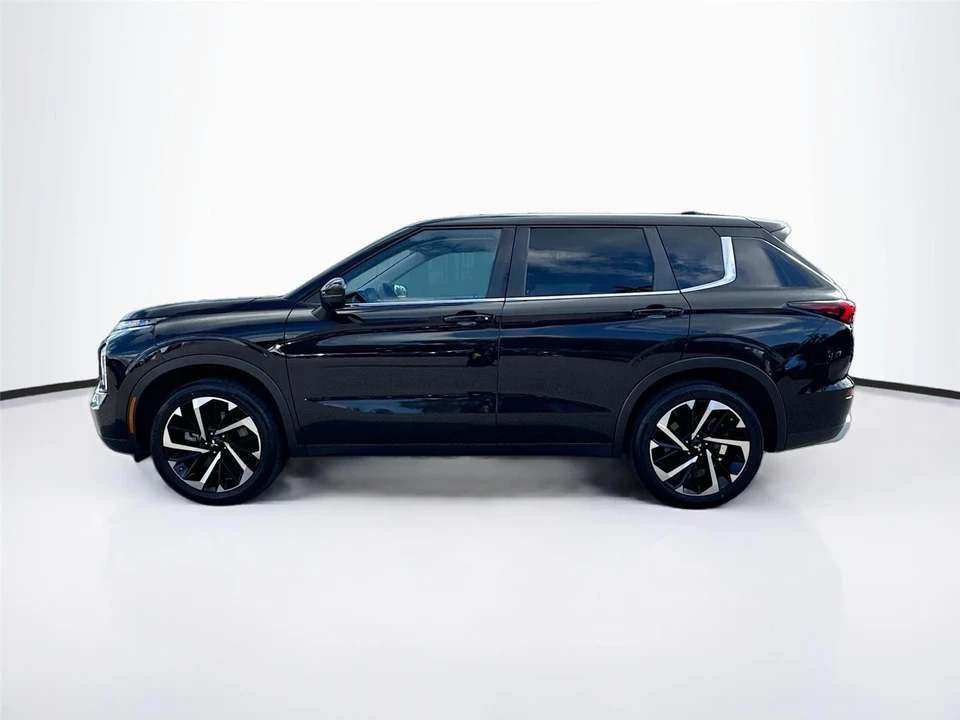 2022 Mitsubishi Outlander - Image 4 of 21