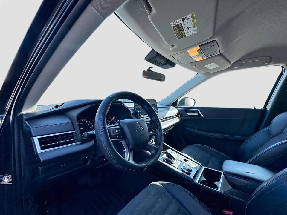 2022 Mitsubishi Outlander - Image 7 of 14