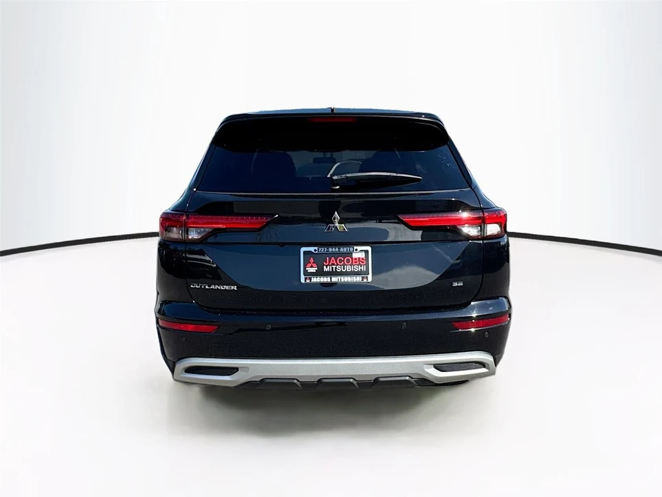 2022 Mitsubishi Outlander - Image 11 of 14