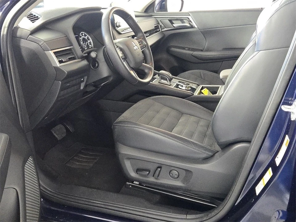 2022 Mitsubishi Outlander - Image 7 of 21