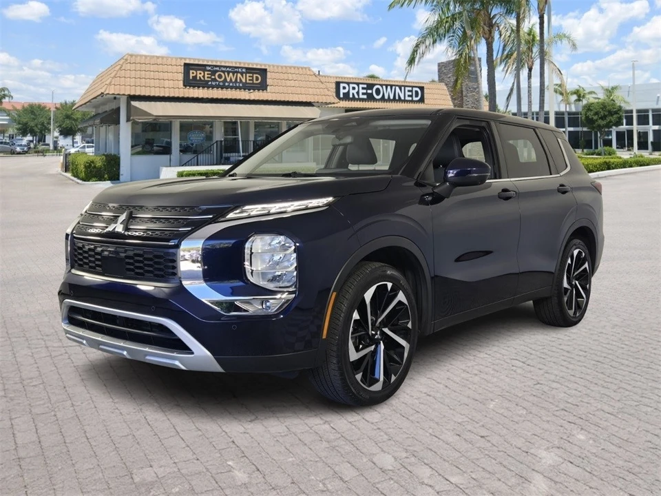 2022 Mitsubishi Outlander - Image 3 of 21