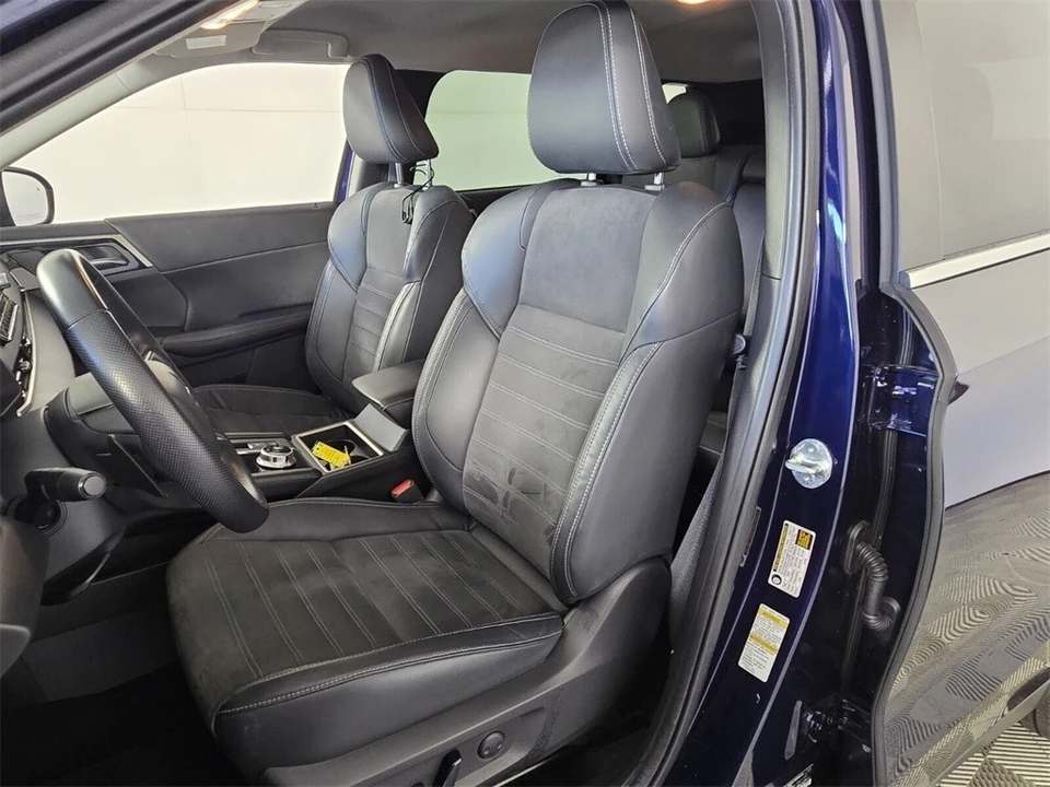 2022 Mitsubishi Outlander - Image 6 of 21