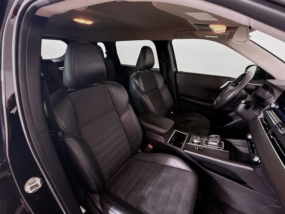 2022 Mitsubishi Outlander - Image 8 of 13