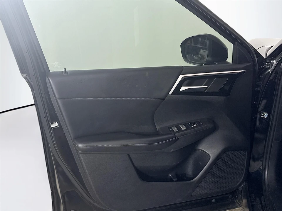 2022 Mitsubishi Outlander - Image 10 of 13