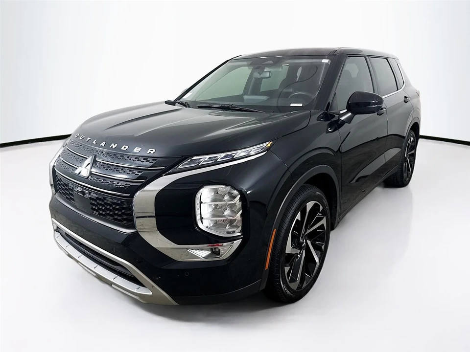 2022 Mitsubishi Outlander - Image 3 of 13