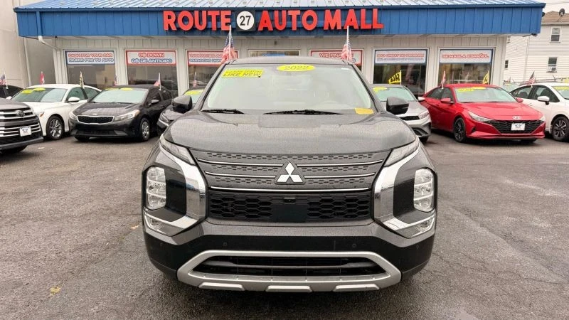 2022 Mitsubishi Outlander - Image 3 of 12