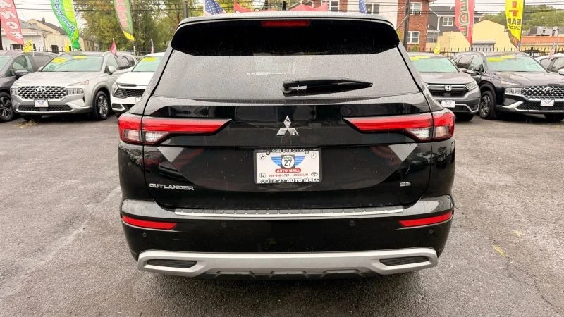 2022 Mitsubishi Outlander - Image 6 of 12