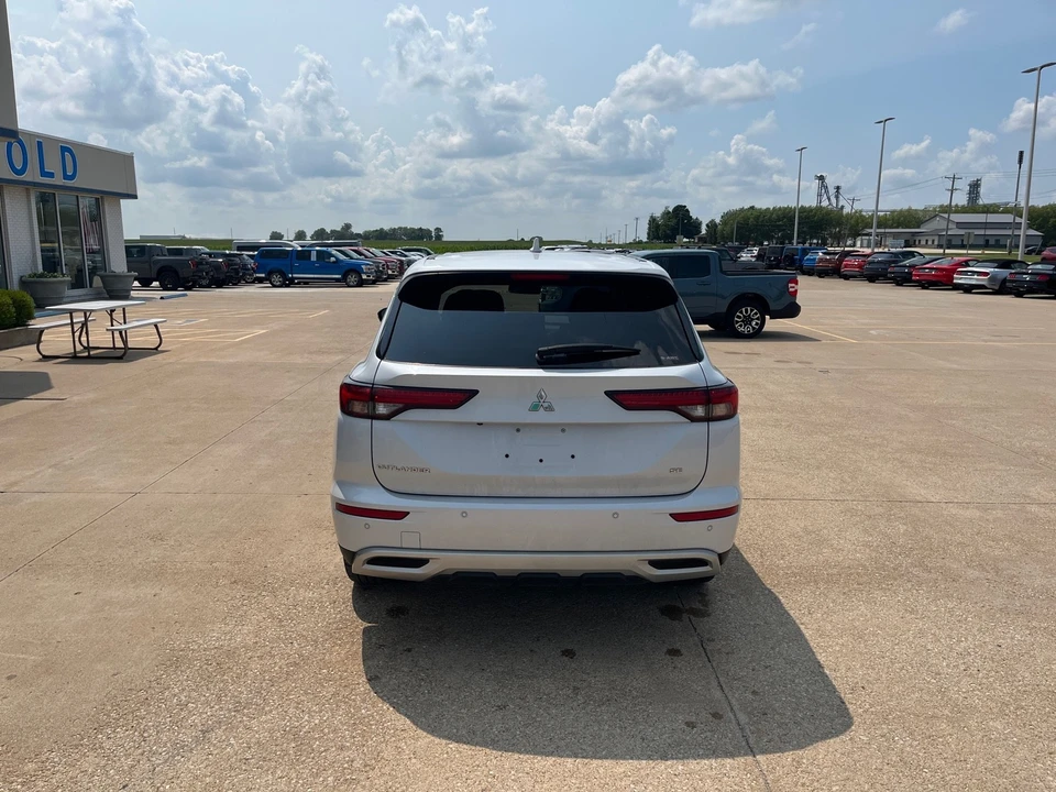 2022 Mitsubishi Outlander - Image 7 of 12