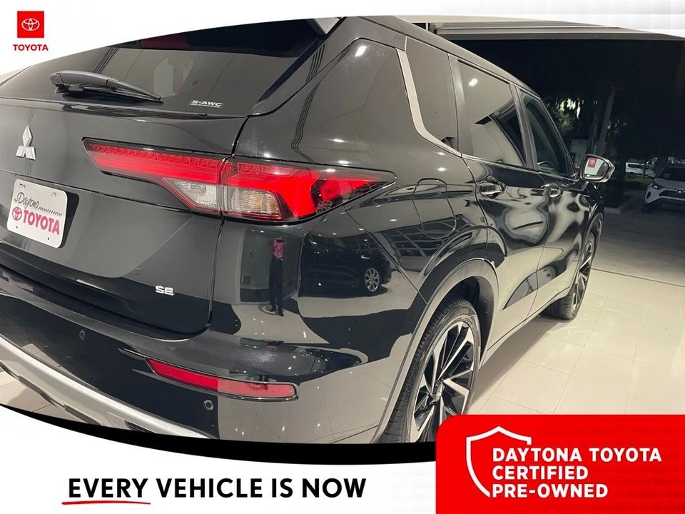 2022 Mitsubishi Outlander - Image 6 of 12