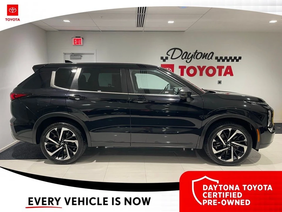 2022 Mitsubishi Outlander - Image 2 of 12