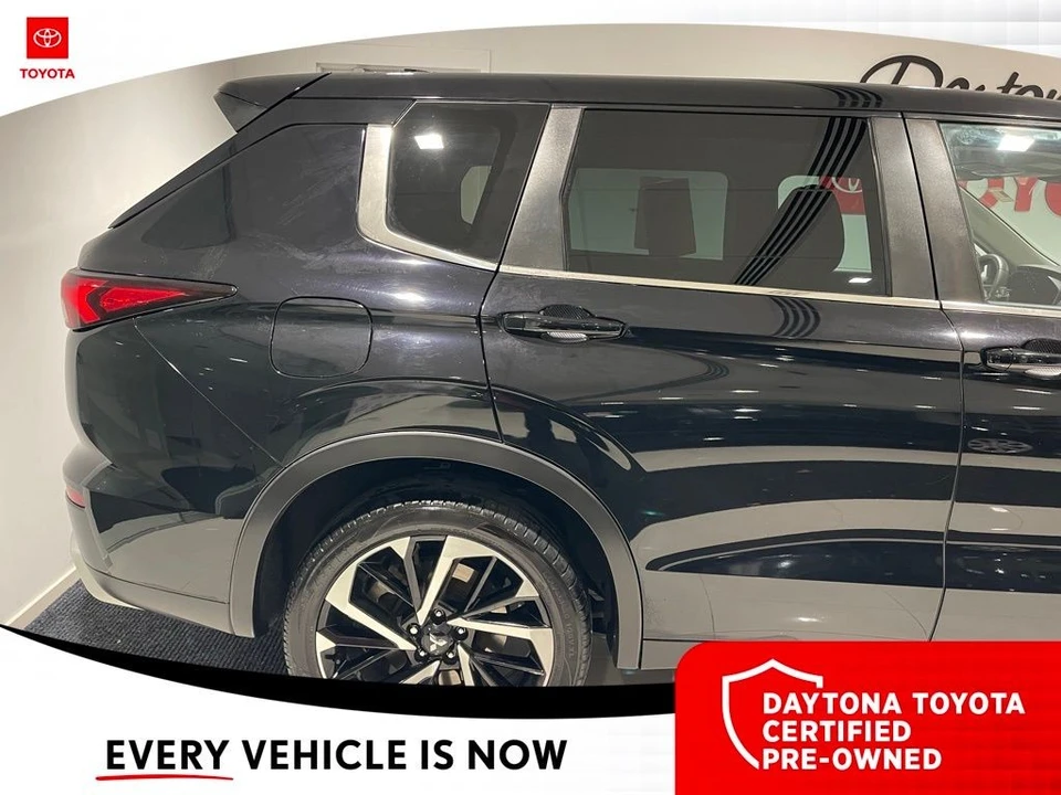 2022 Mitsubishi Outlander - Image 3 of 12