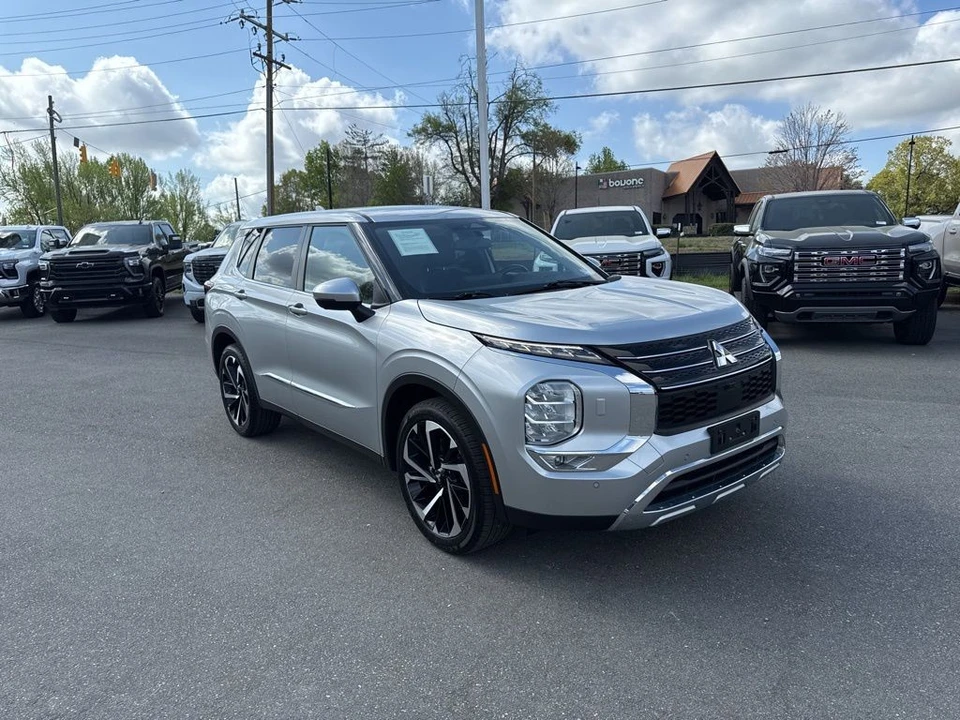 2022 Mitsubishi Outlander - Image 7 of 21