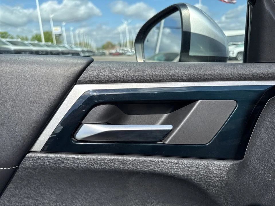 2022 Mitsubishi Outlander - Image 11 of 21