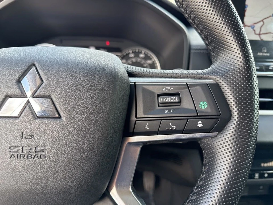 2022 Mitsubishi Outlander - Image 17 of 21