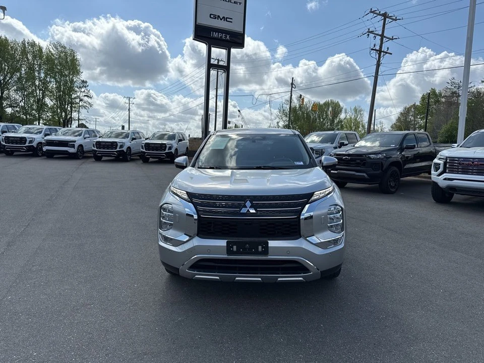 2022 Mitsubishi Outlander - Image 8 of 21