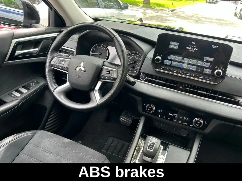 2022 Mitsubishi Outlander - Image 10 of 12