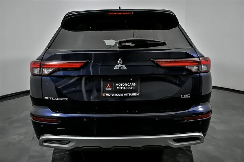 2022 Mitsubishi Outlander - Image 9 of 21