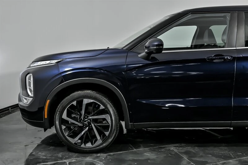 2022 Mitsubishi Outlander - Image 6 of 21