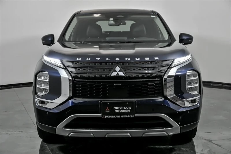2022 Mitsubishi Outlander - Image 4 of 21